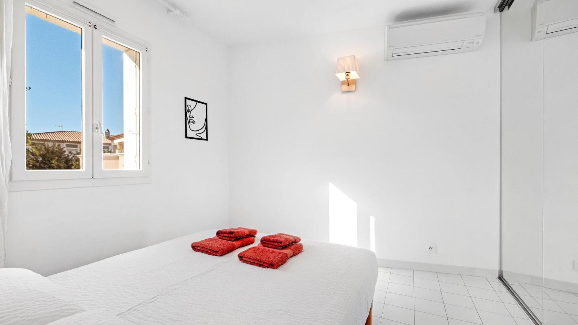 Casa Nostra, Port-Grimaud, Vue Sur Les Canaux Exteriör bild