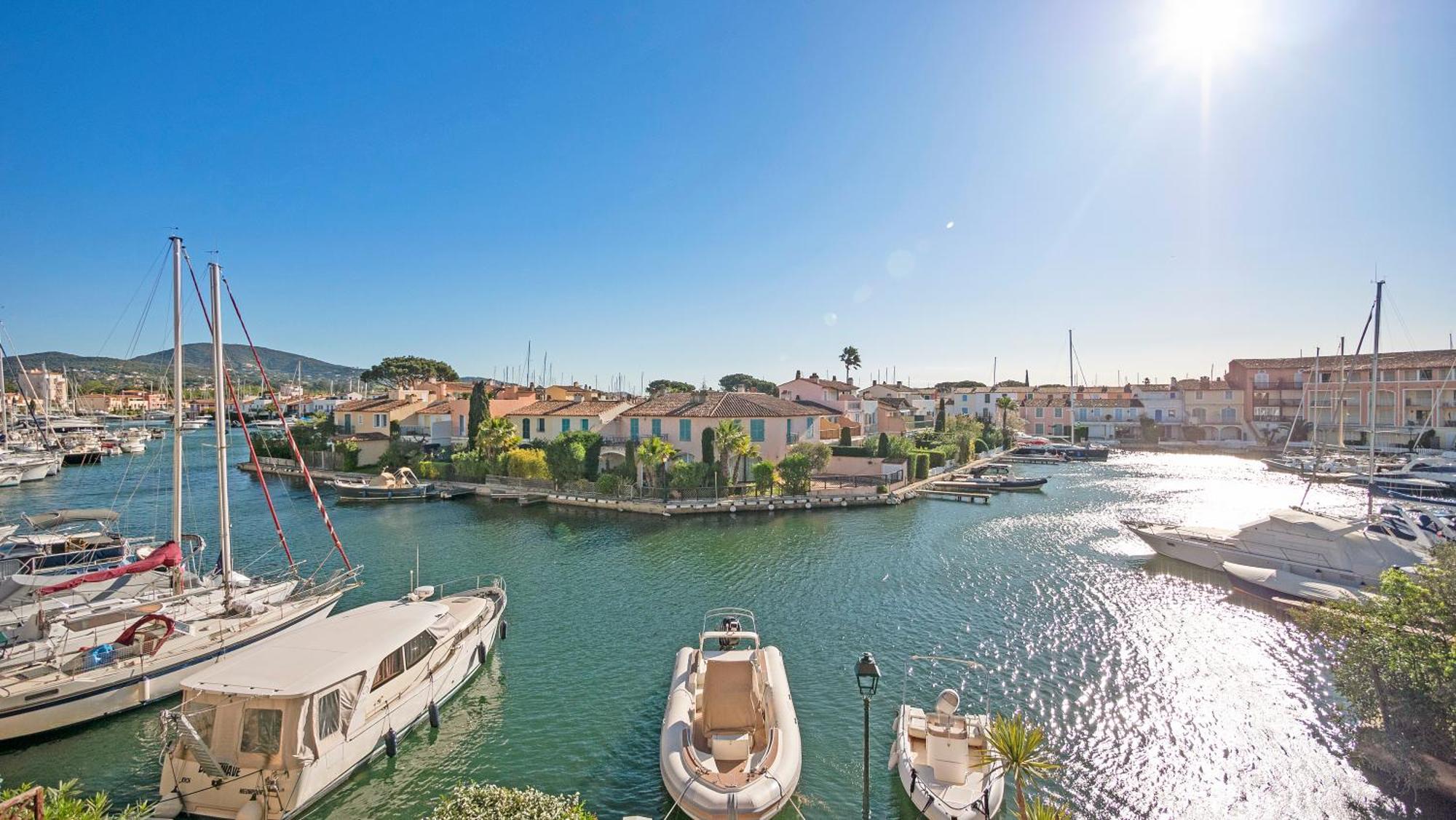 Casa Nostra, Port-Grimaud, Vue Sur Les Canaux Exteriör bild